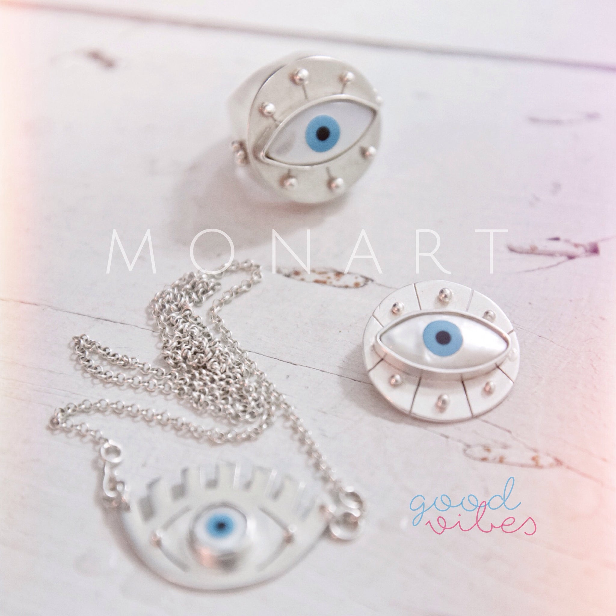 鉁煈佲湪 Good Vibes Eye Ring